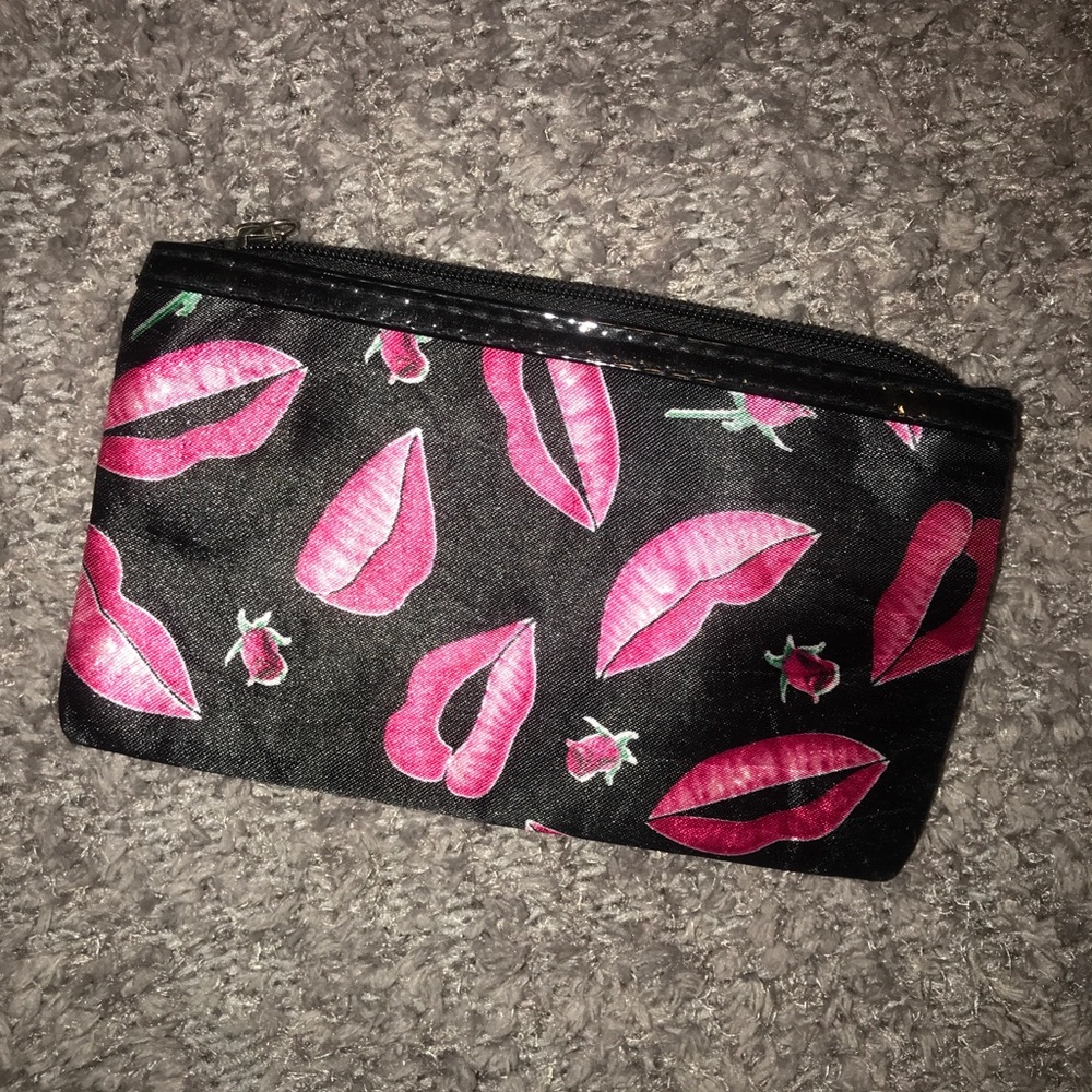 LAST CHANCE 3 DAYS LEFT!!! Kissy Face Makeup Bag